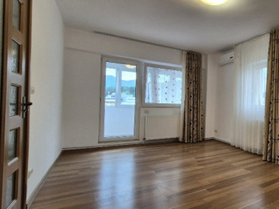 Apartament 2 camere recent renovat, zona Zizinului-Judetean!