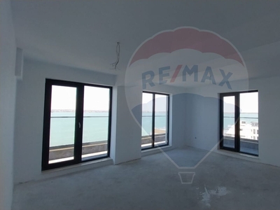 Apartament 3 camere vanzare in bloc de apartamente Constanta, Mamaia, Central