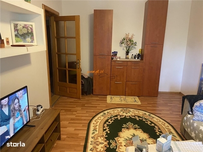 Apartament 3 camere , zona ultracentrala Piata Moldovei , et 1\/4 , d