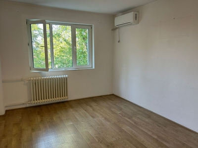 Apartament 4 Camere Metrou Gorjului Etaj Intermediar