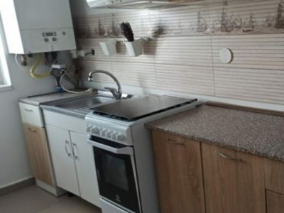 Apartament cu 3 camere Floresti strada Eroilor vis-a-vis de brutarie