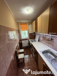 Apartament de vanzare , 40 mp , Zona Carpati I