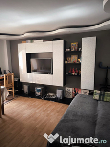 Apartament decomandat, spatios, luminos, etaj 2, zona Racadau!