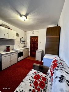 Apartament 3 camere, V. Alecsandri, etaj superior, zona Shopping Park