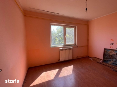 De vanzare apartament cu 3 camere dec. in Galati, etaj 4, sup. 70mp