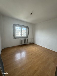 Metrou Gorjului, Moinesti nr 1, apartament decomandat 2 camere