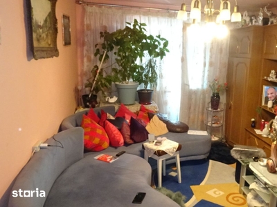 Vand apartament 2 camere decomandat in Deva, zona Micro 15, etaj 6,