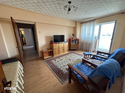 Vând apartament 3 camere zona Dristor