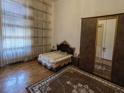 Apartament cu 4 cam. cladire istorica in zona Iosefin