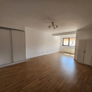 Apartament 2 camere Calea Calarasilor bloc nou