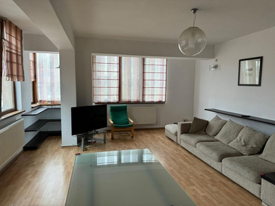 Apartament 3 camere de vânzare