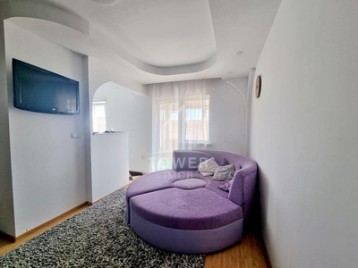 Apartament 3 camere de vânzare | Zona Vasile Aaron