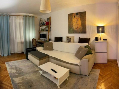 Apartament 3 camere decomandat renovat Centrul Civic