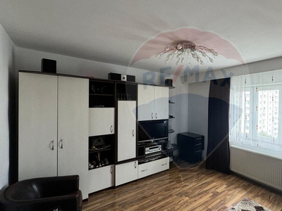 Apartament cu 2 camere de vânzare în zona Decebal