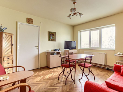 VANDUT! Apartament cu 2 camere etaj 2- Comision 0%