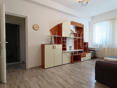 Apartament cu 2 camere in centru.