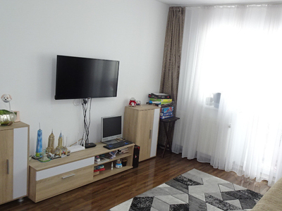 Vand apartament cu 2 camere in Deva