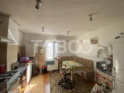 Apartament 3 camere 65 mp utili 2 balcoane zona Tolstoi Alba-Iulia