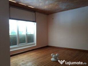 22 Decembrie, apartament la casa ,4 camere, parter