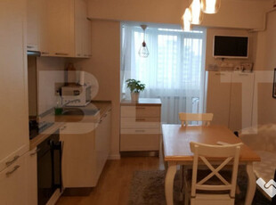 Apartament 2 camere, etaj intermediar, zona Catedrala