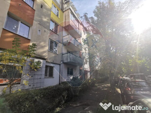 Apartament cu 3 camere de închiriat în zona Garii