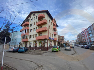 Apartament de vanzare-Mihai Viteazul (deasupra la UNICARM)