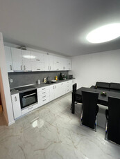 Vand apartament 3 camere