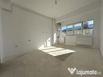 Apartament cu 3 camere spațios, decomandat în zona Brânco