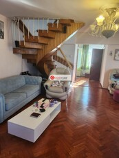 Apartament 100 mp cu scara interioara, 4 camere, 2 bai, 4 balcoane, zona Centru