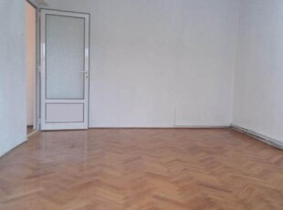 Apartament 3 camere confort 1 decomandat, etaj 1, zona Siretului