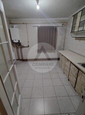 Apartament 3 camere decomandat zona Aradului