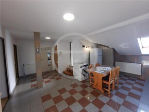 Apartament cu 3 camere, 75 mp utili, situat cartierul Zorilor!