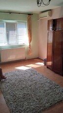 Apartament cu 3 camere decomandat, zona Lipovei