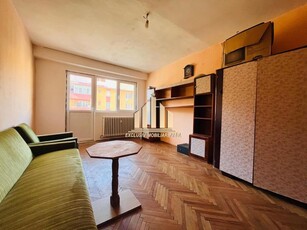 Apartament cu 3 camere decomandate, Centru