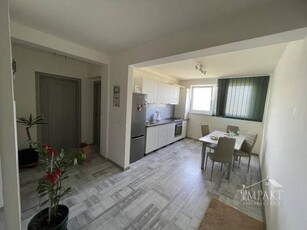 Apartament cu 3 camere in Floresti Zona Centrala!