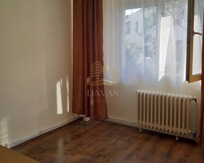 Apartament cu 3 camere semidecomandat | Manastur | Mehedinti