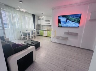 Apartament cu 3 camere semidecomandat | Zona Vivo