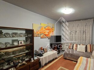 Apartament cu 3 camere si 2 bai, zona Aradului