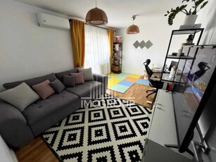 Apartament decomandat 2 cam de vanzare in Zorilor, ET 2/4