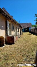 Casuta renovabila, la poalele muntilor, in autentic fermec rural, Fantana, Brasov