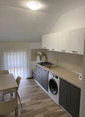 De inchiriat Apartament 2 camere situat in zona Centru (Bloc Nou). Pret inchiriere: 300 Euro/luna.