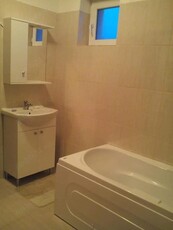 Închiriez apartament cu 2 camere Apărătorii patriei