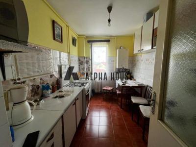 Apartament 3 camere zona Vasile Aaron