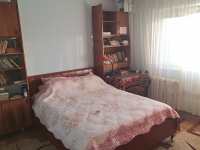 Apartament 2 camere Margeanului Scoala 124 Intrare si vedere stradala