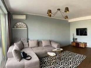 Apartament deosebit, 3 camere si terasa, zona Centrala.