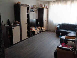 Apartament cu 3 camere, etaj intermediar, in Astra, Brasov