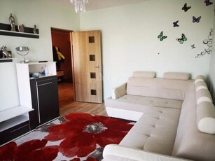 Apartament cu 3 camere in Floresti, zona Pori.