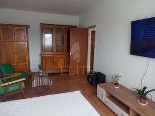 Apartament o camera in zona GRUIA