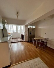 Apartament o camera in zona PIATA MARASTI