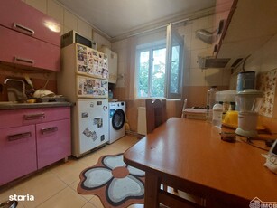 Vanzare apartament 3 camere Drumul Taberei - Parc Moghiros